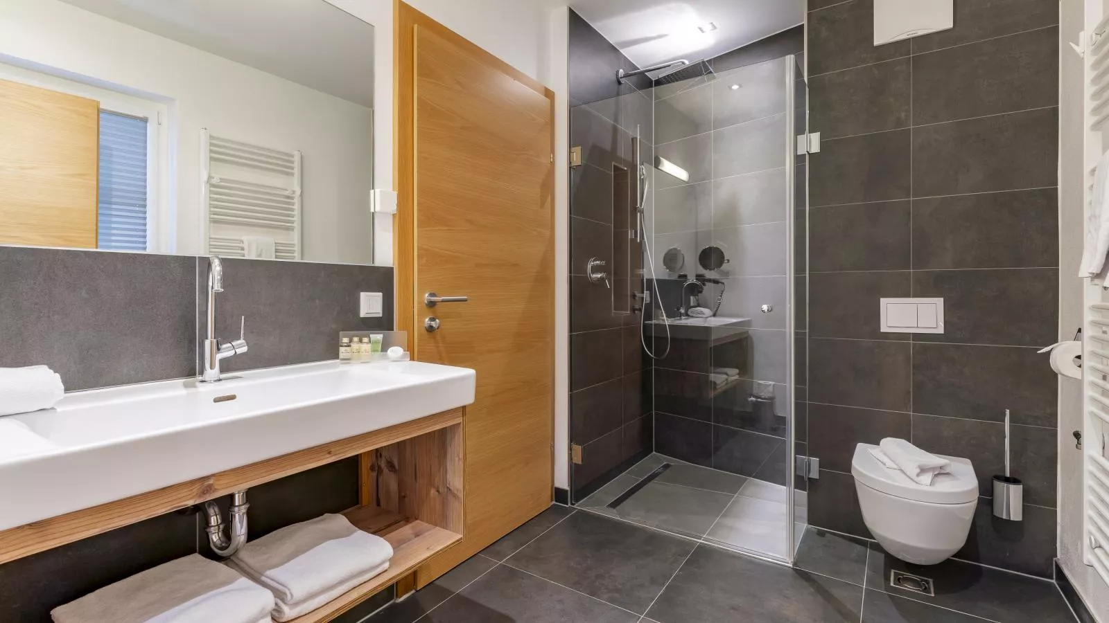 Luxury Tauern Suite Walchen-Kaprun 7-Bathroom