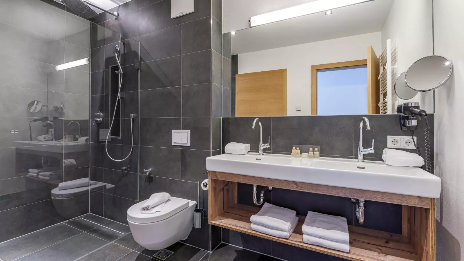 Luxury Tauern Suite Walchen-Kaprun 7-Bathroom