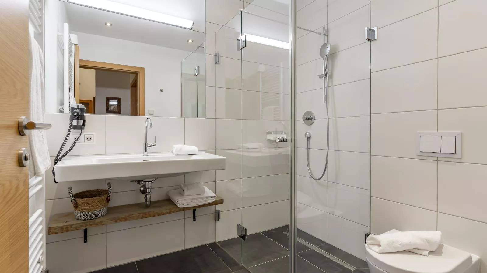 Luxury Tauern Suite Walchen-Kaprun 3-Bathroom