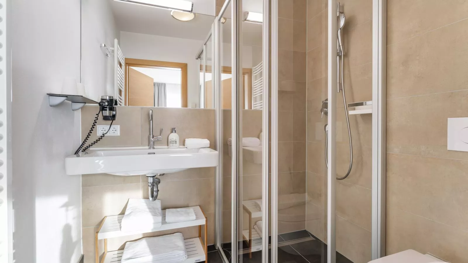 Luxury Tauern Suite Walchen Kaprun 6-Bathroom