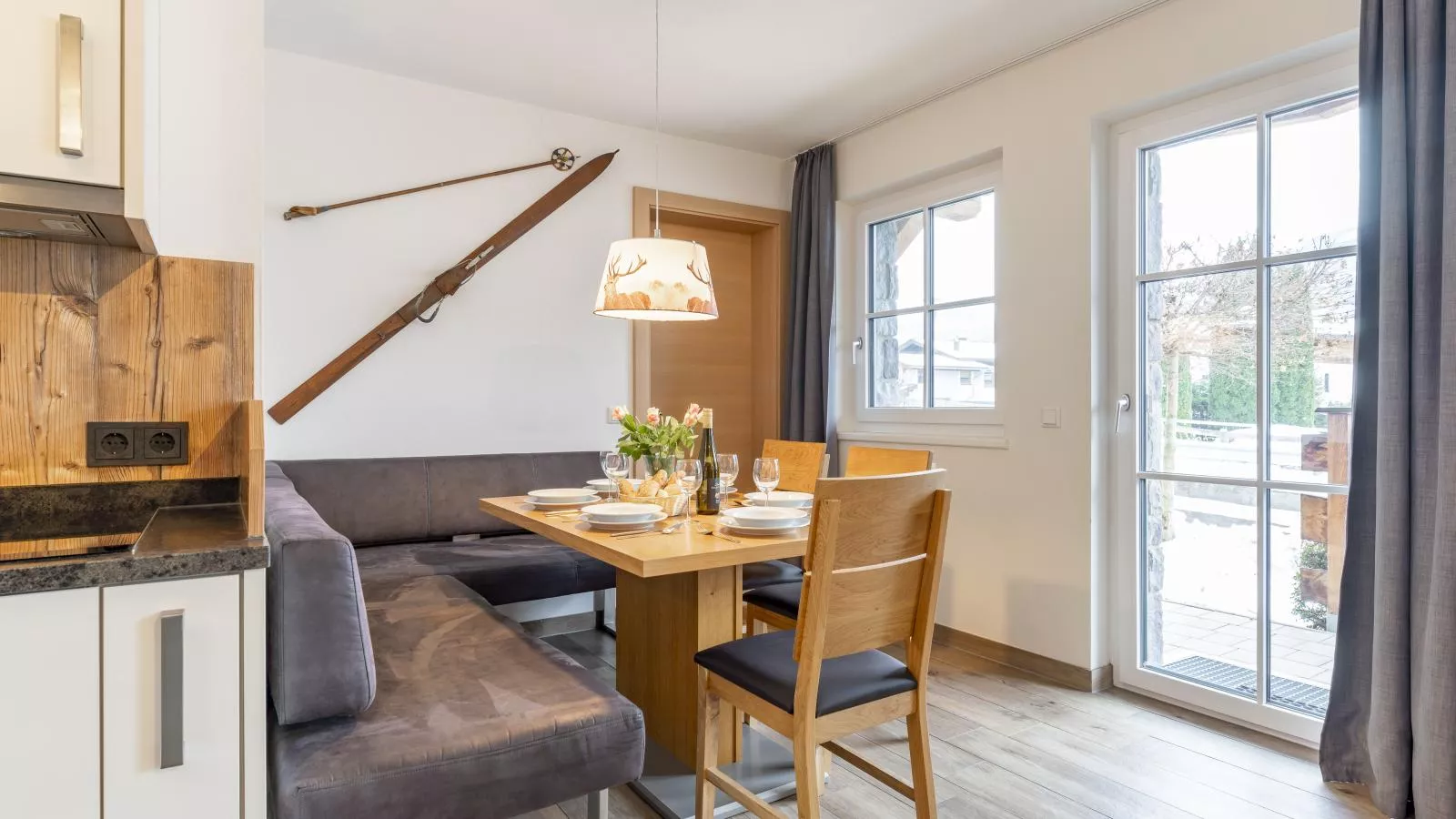 Luxury Tauern Suite Walchen Kaprun 1-Dining room