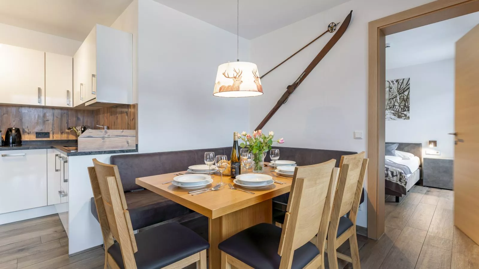 Luxury Tauern Suite Walchen Kaprun 1-Dining room