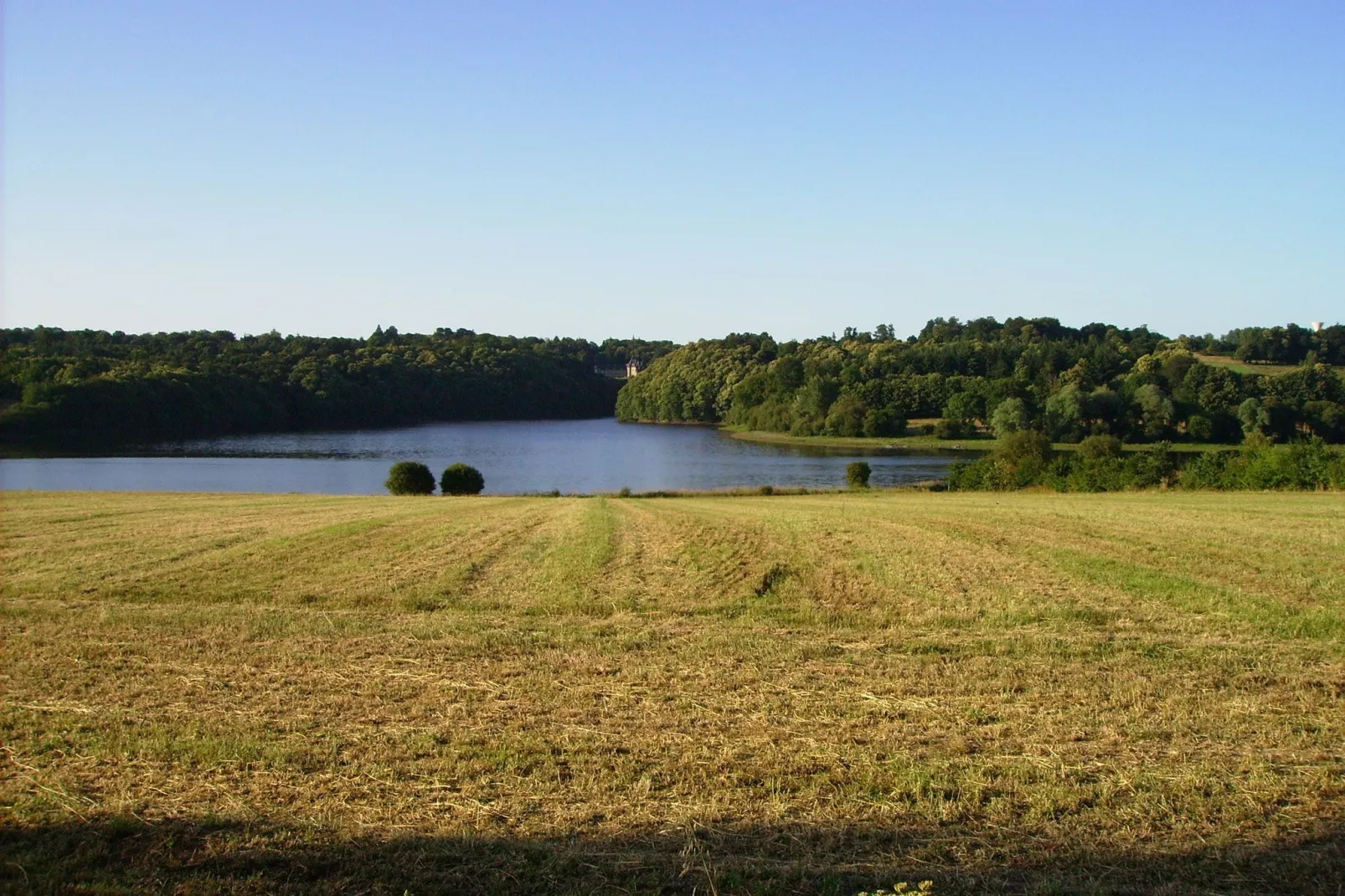 Les Volets Bleus-Areas summer 1km