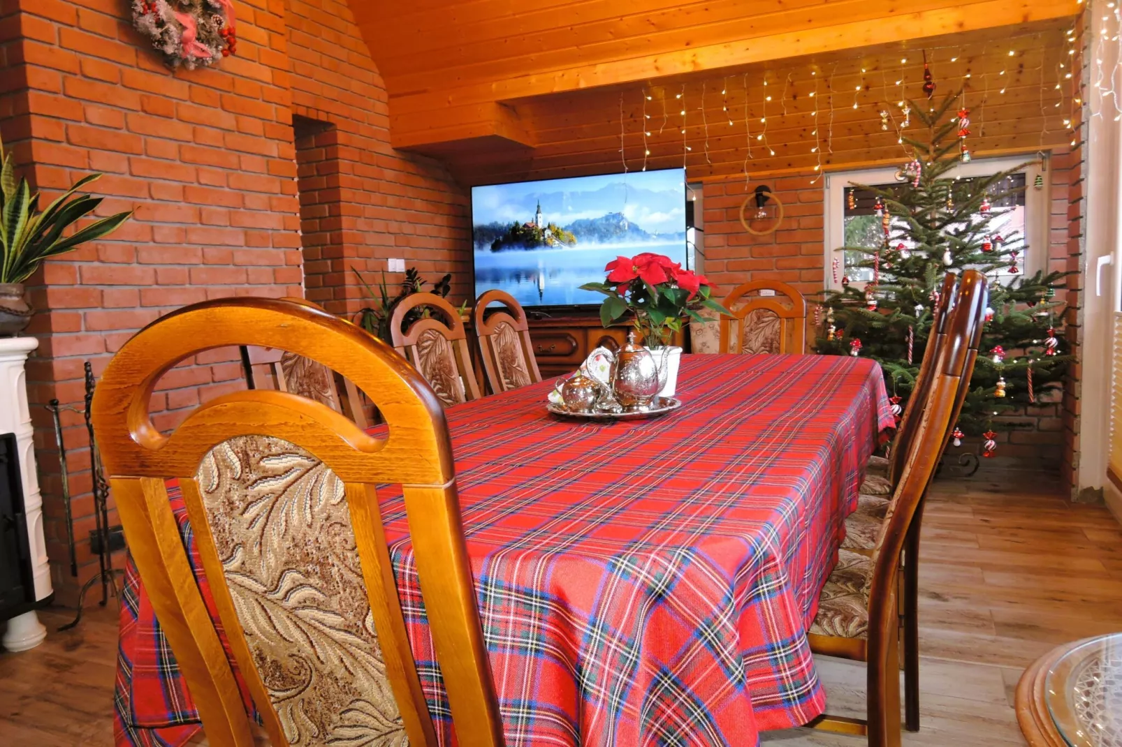 Komfortowy dom wakacyjny dla 12 osób w Kołczewie-Dining room