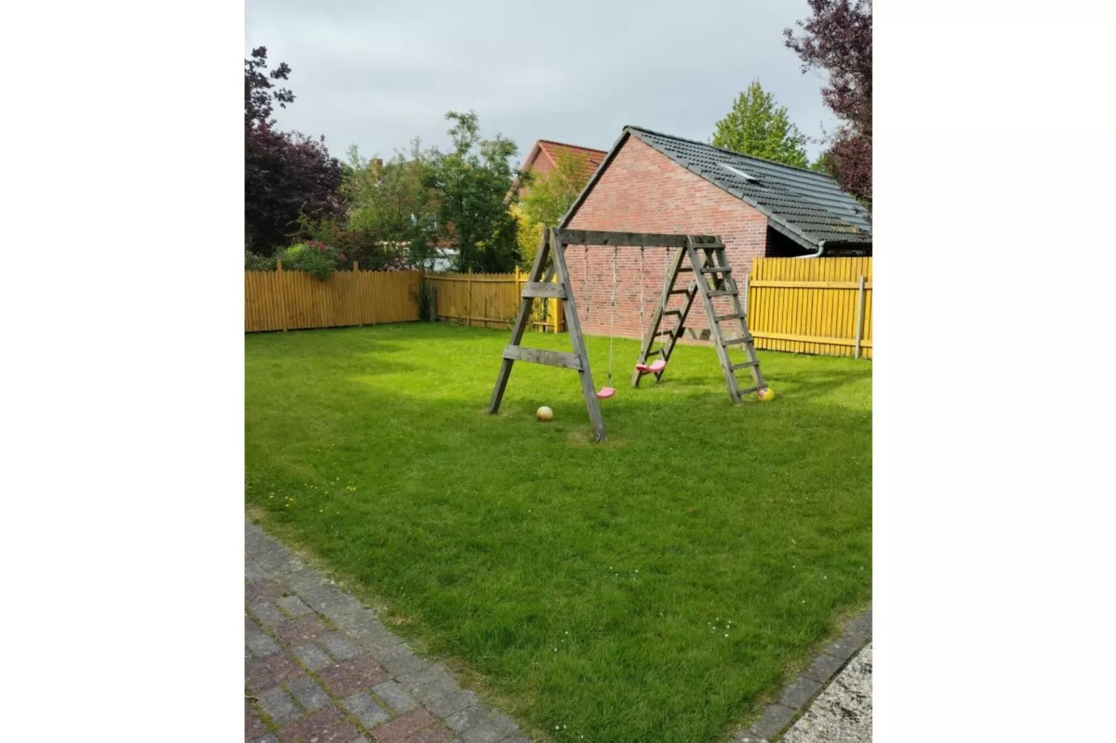 45510-Gardens summer