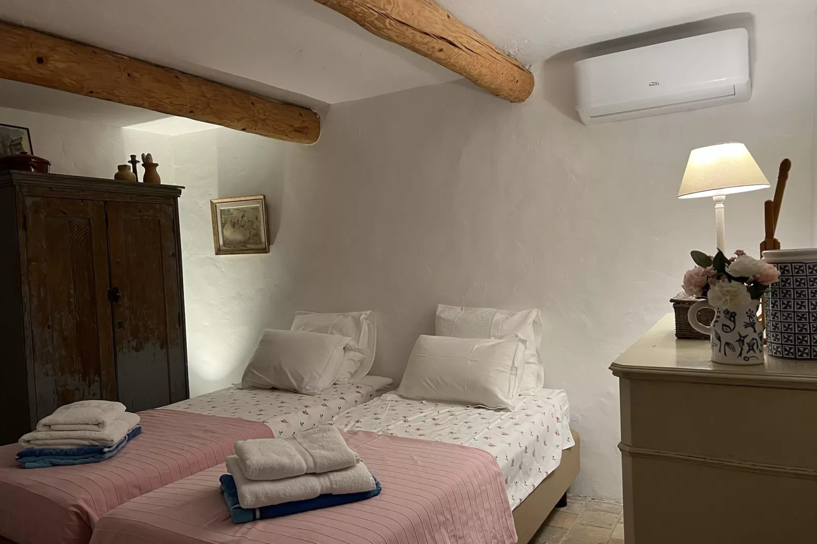 Mas Opideum-Bedroom