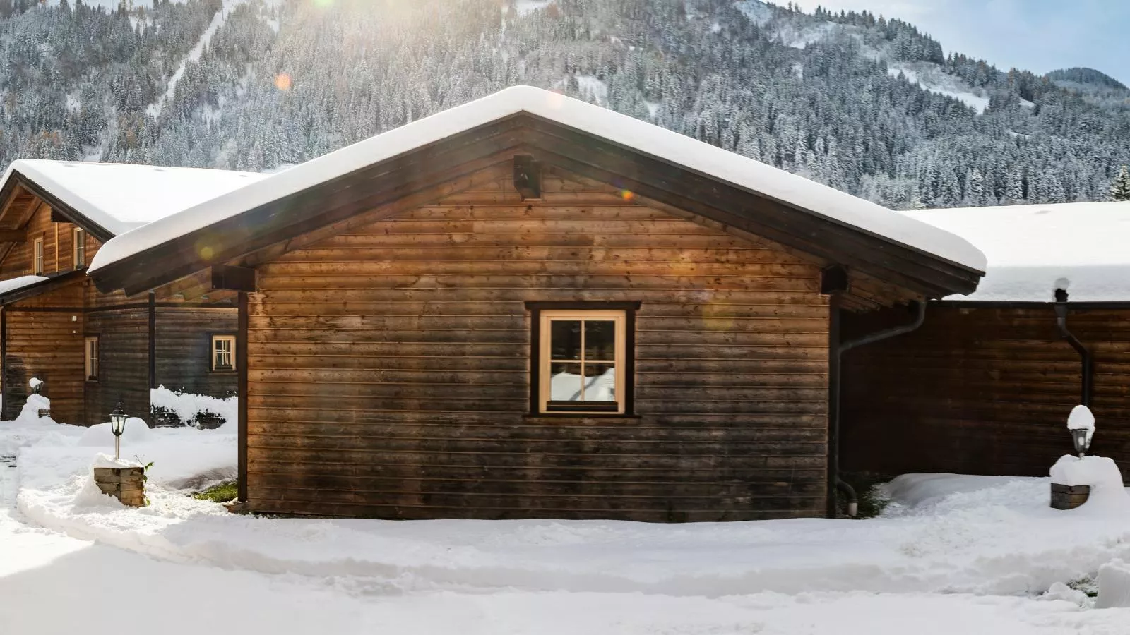 Urige Doppelhaushälfte 6-Exterior winter