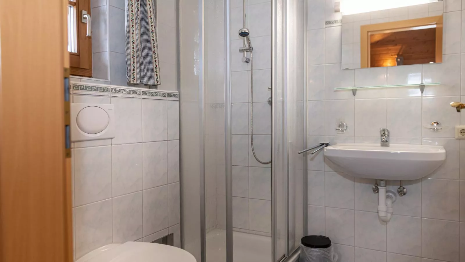 Urige Doppelhaushälfte 6-Bathroom