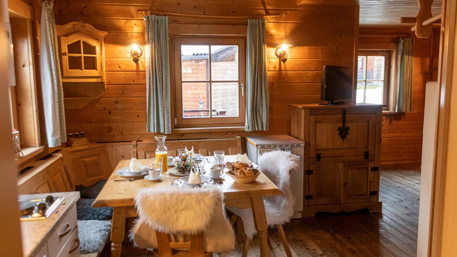 Urige Doppelhaushälften 5 und 6-Dining room