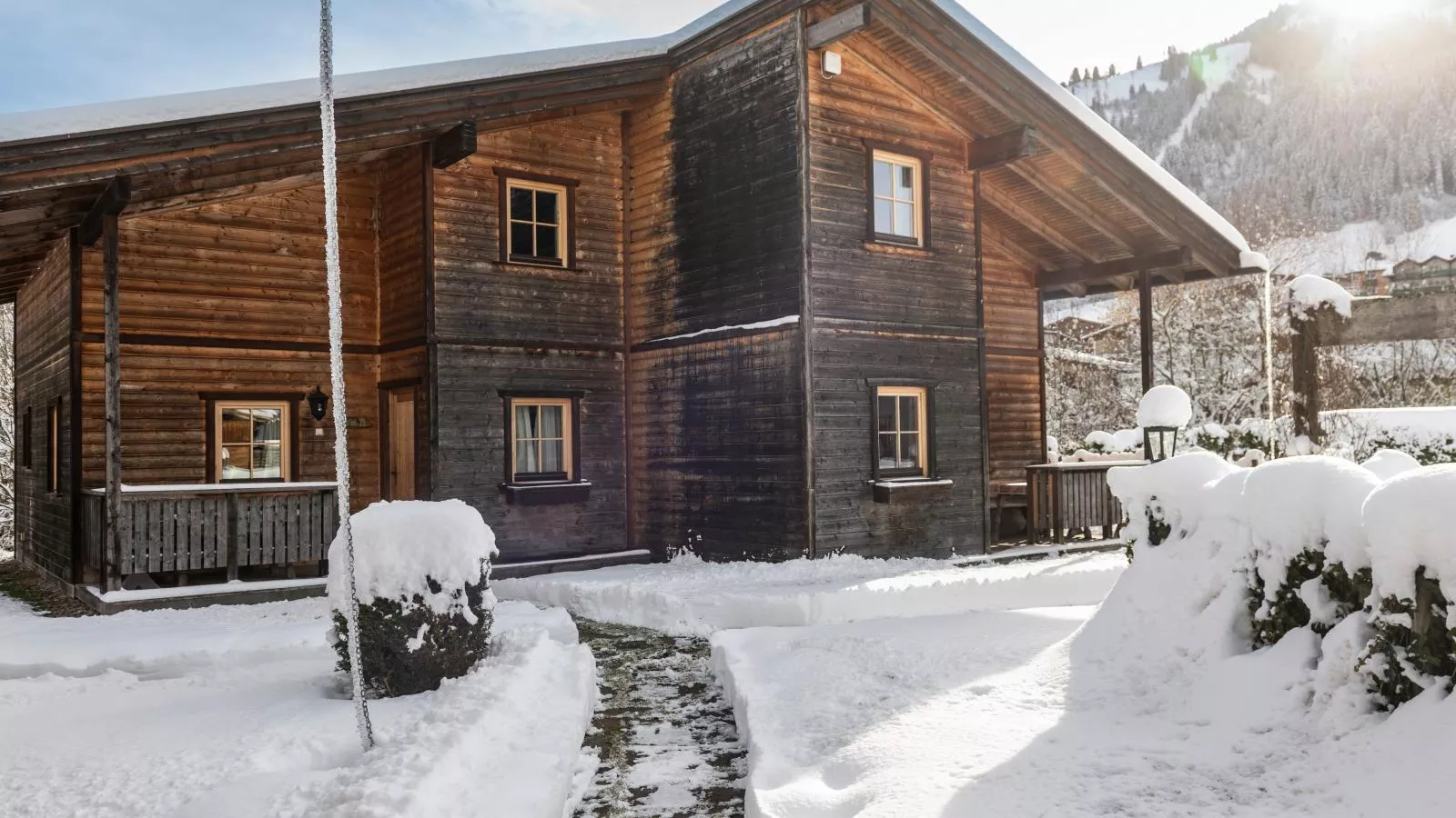 Urige Doppelhaushälfte 1-Exterior winter