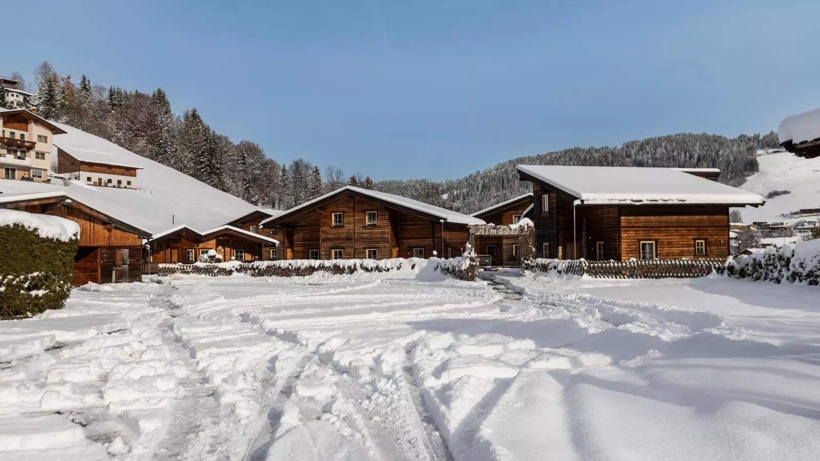 Urige Doppelhaushälfte 2-Exterior winter