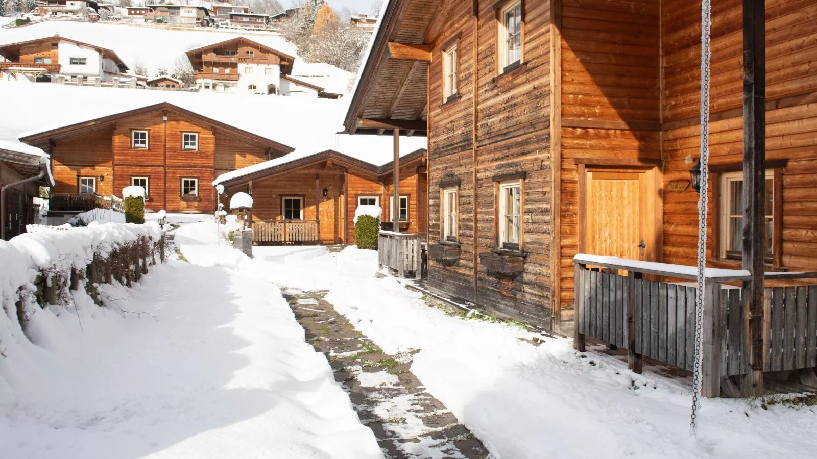 Urige Doppelhaushälften 1 und 2-Exterior winter