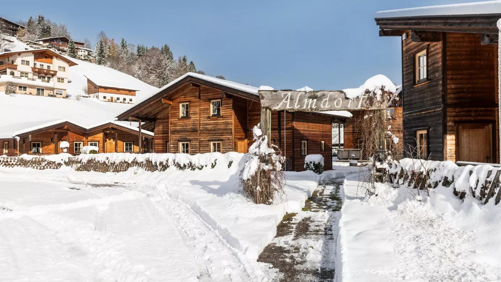 Urige Doppelhaushälften 1 und 2-Exterior winter