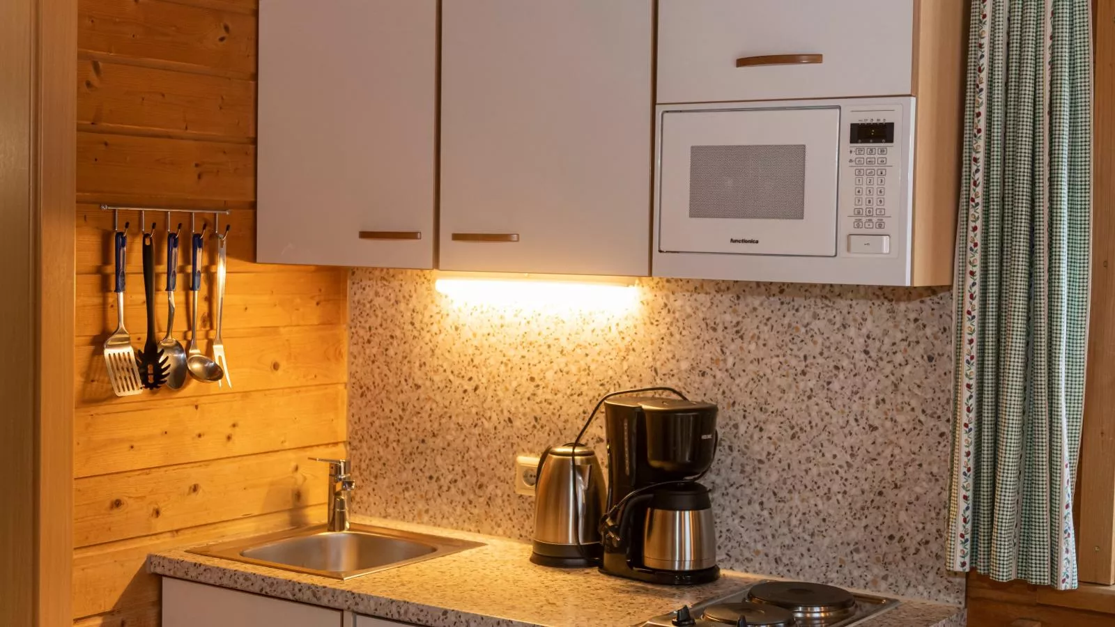 Urige Doppelhaushälften 1 und 2-Kitchen