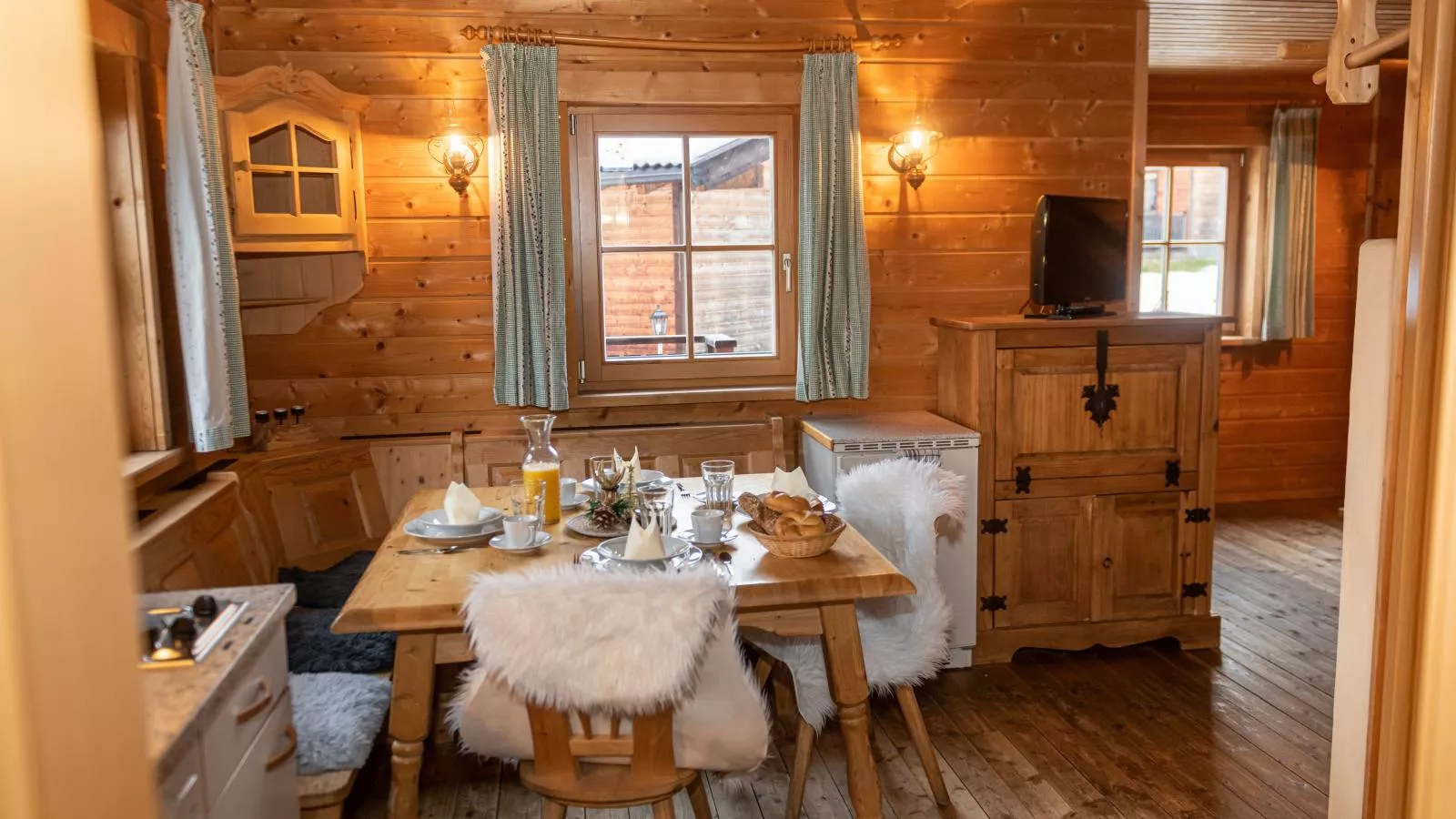 Urige Doppelhaushälfte 8-Dining room