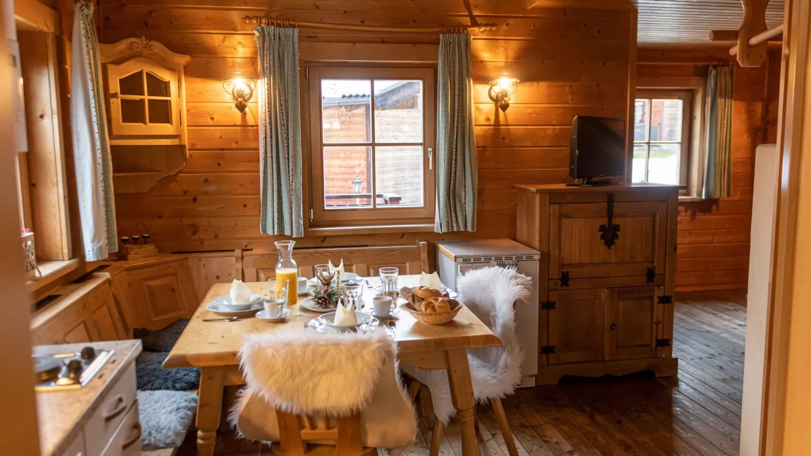 Urige Doppelhaushälfte 8 und 9-Dining room