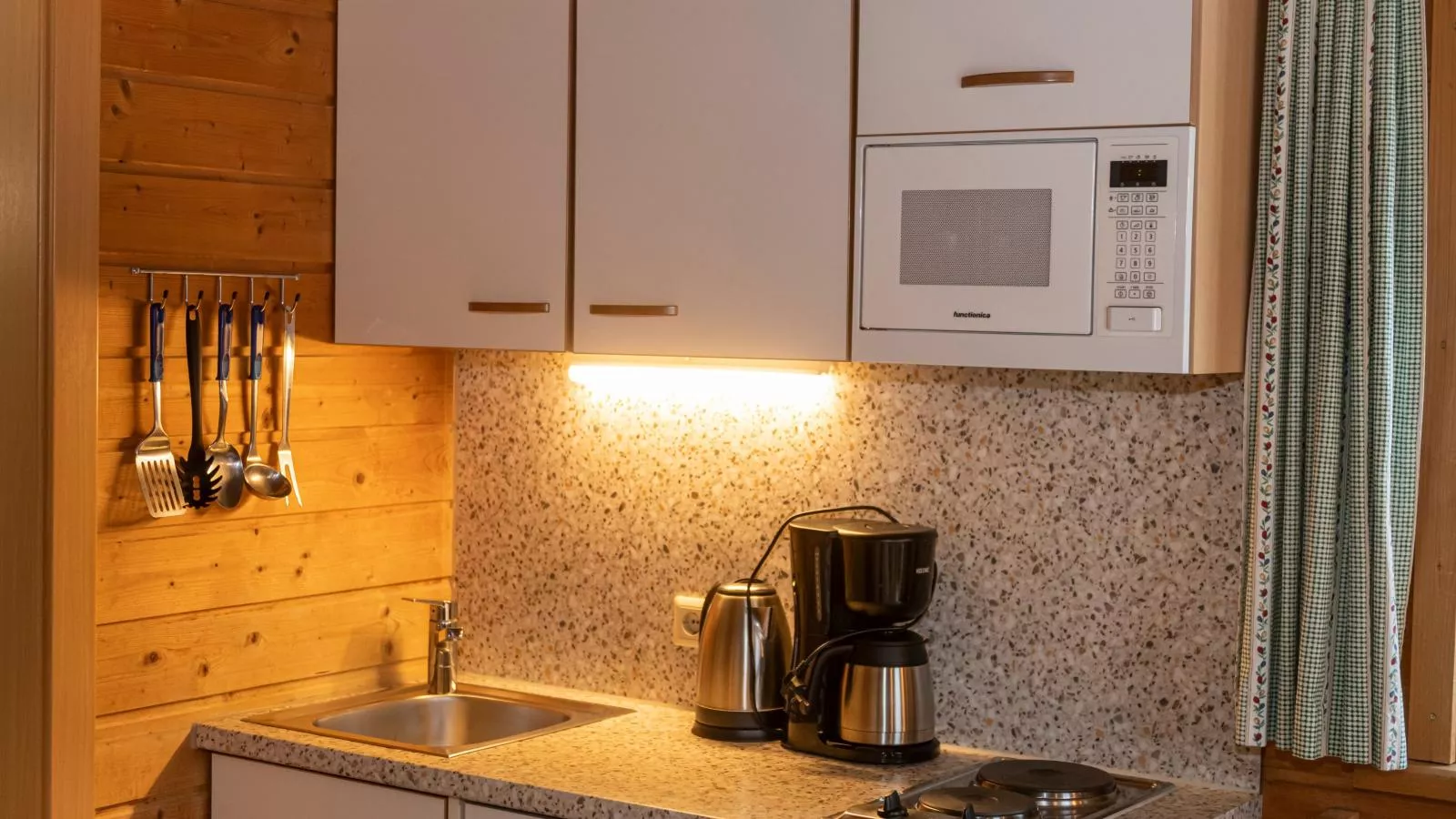 Urige Doppelhaushälfte 8 und 9-Kitchen