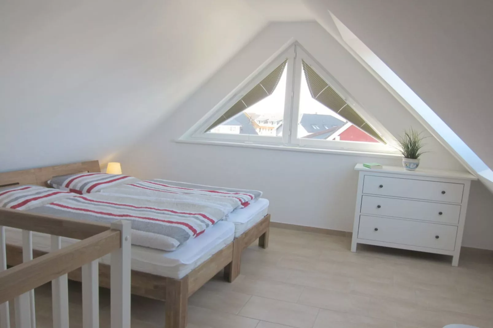 54678-Bedroom