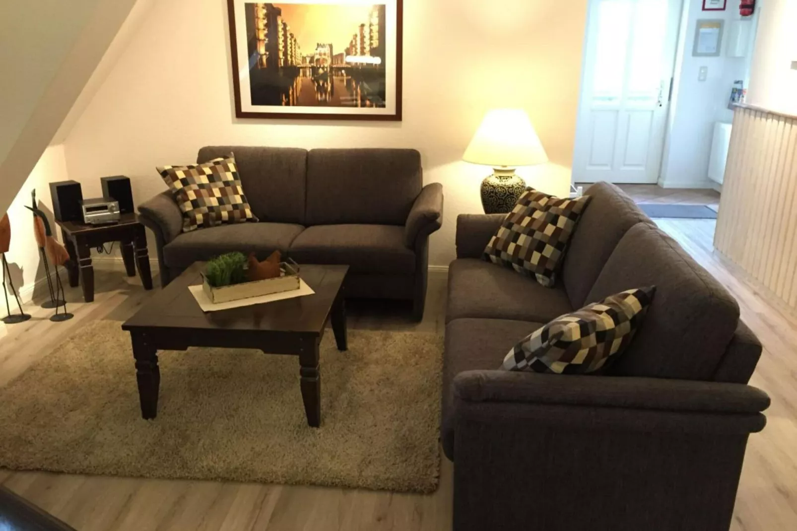 10824-Living room