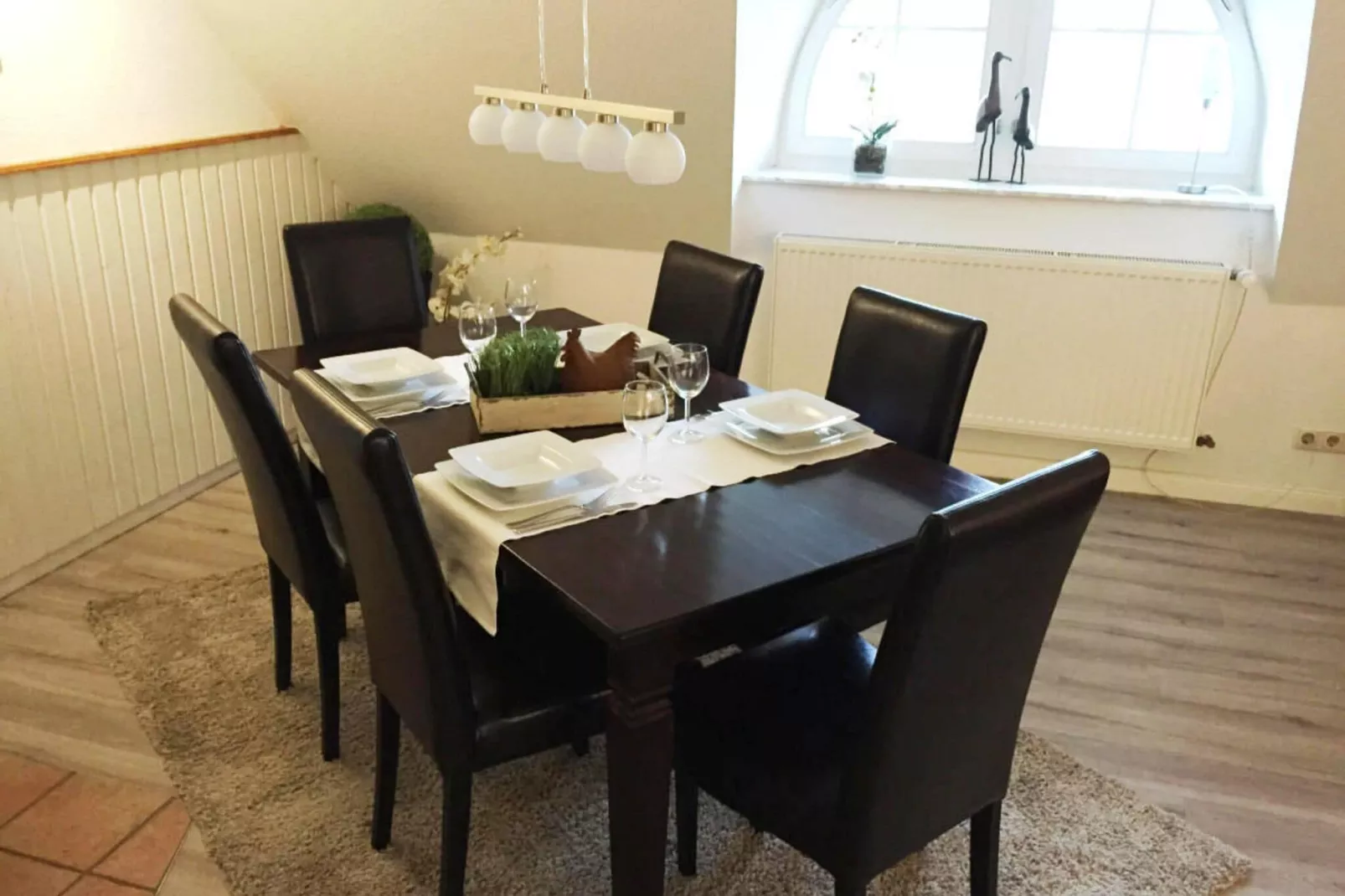 10824-Dining room