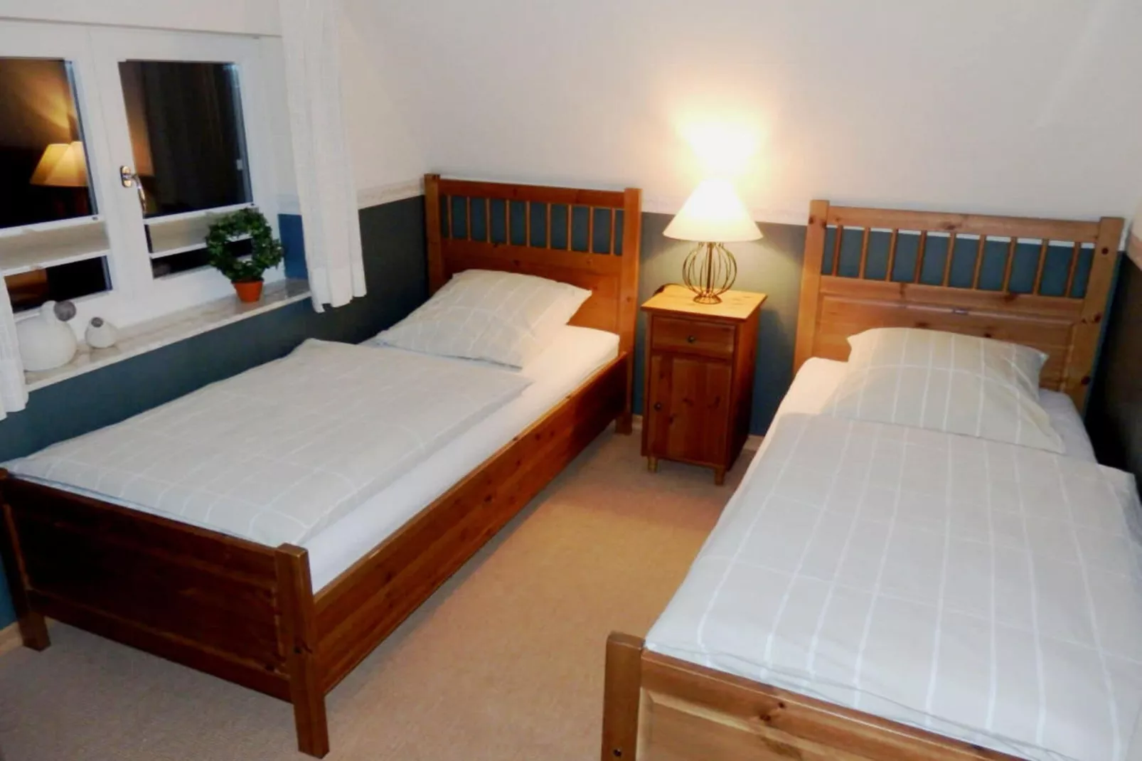 10824-Bedroom