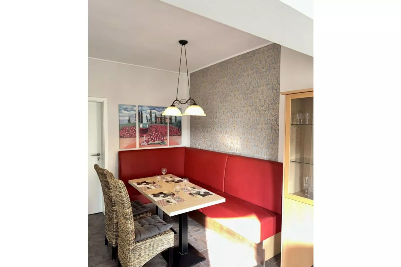 11333-Dining room