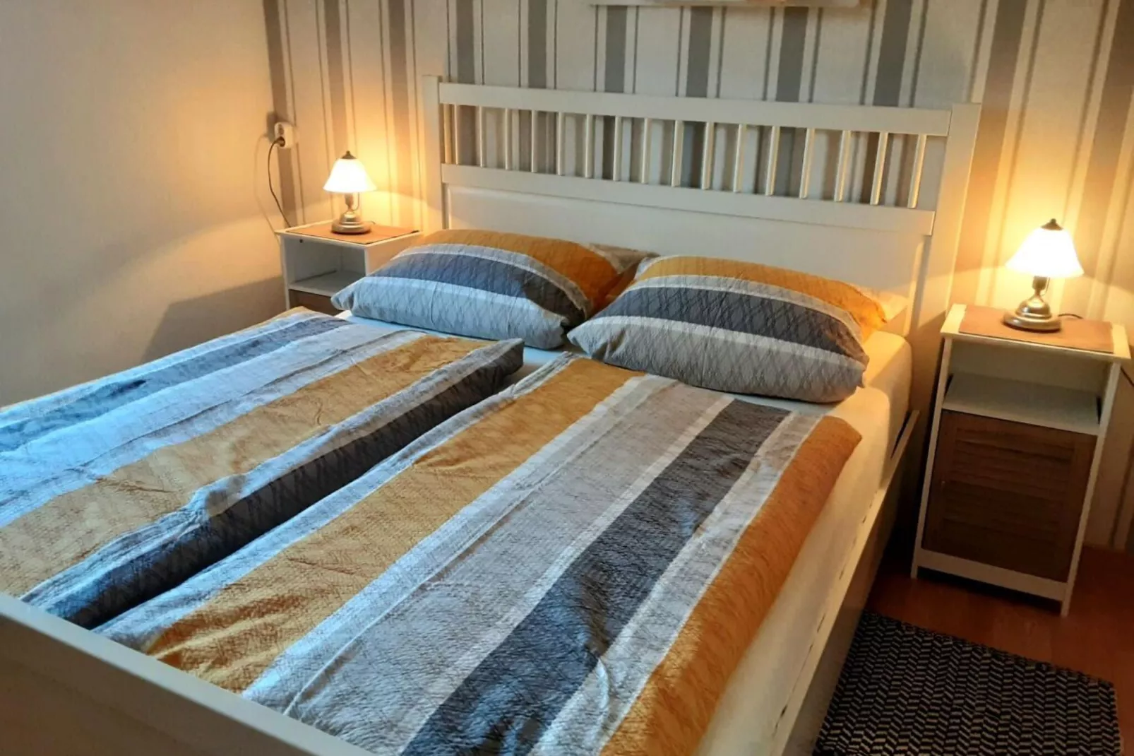6837-Bedroom
