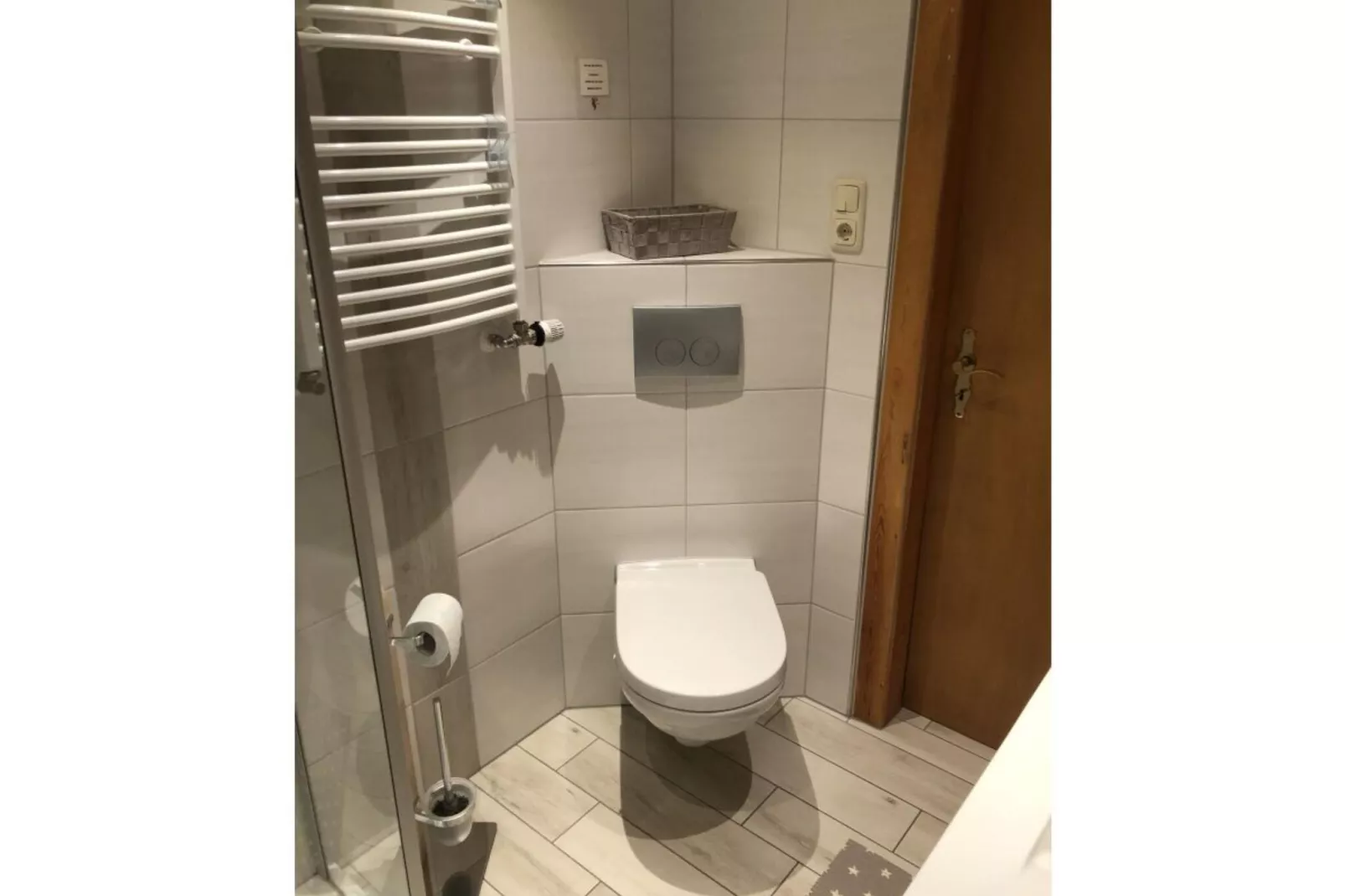 6837-Bathroom