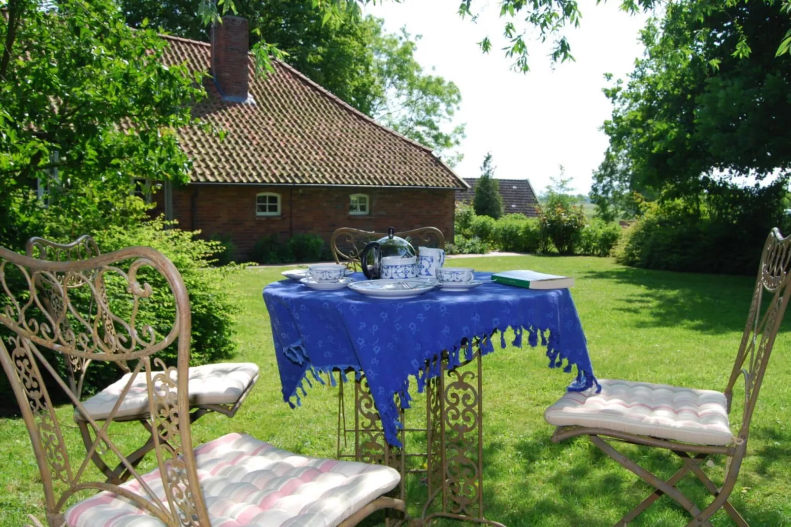 5231-Gardens summer