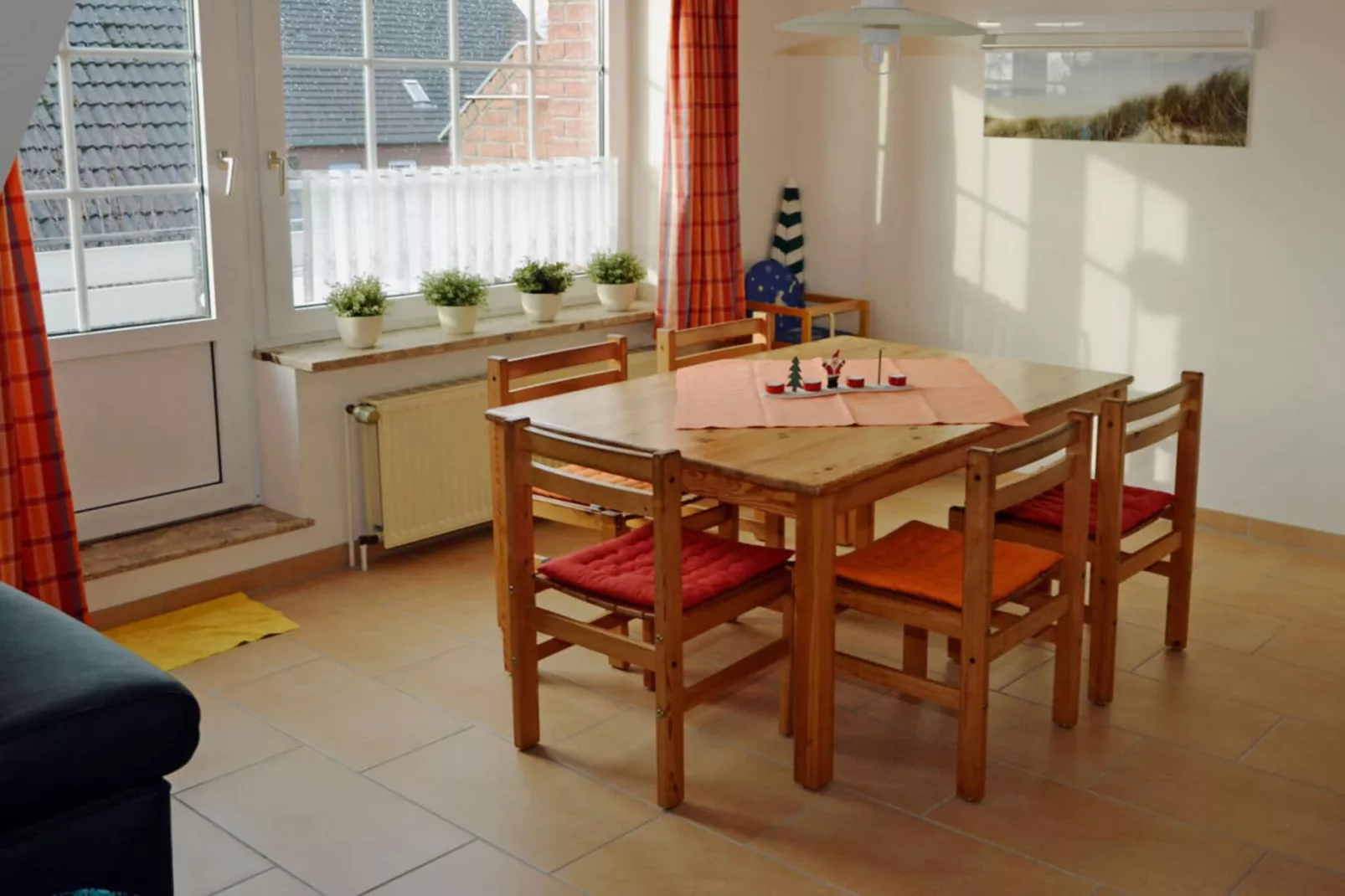 40217-Dining room