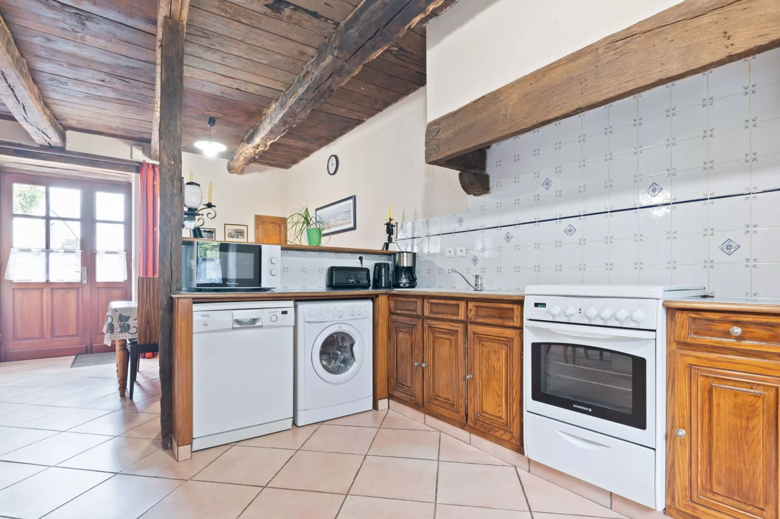 L'Eguillere-Kitchen