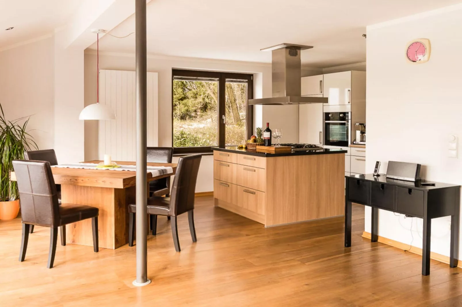 37808-Dining room