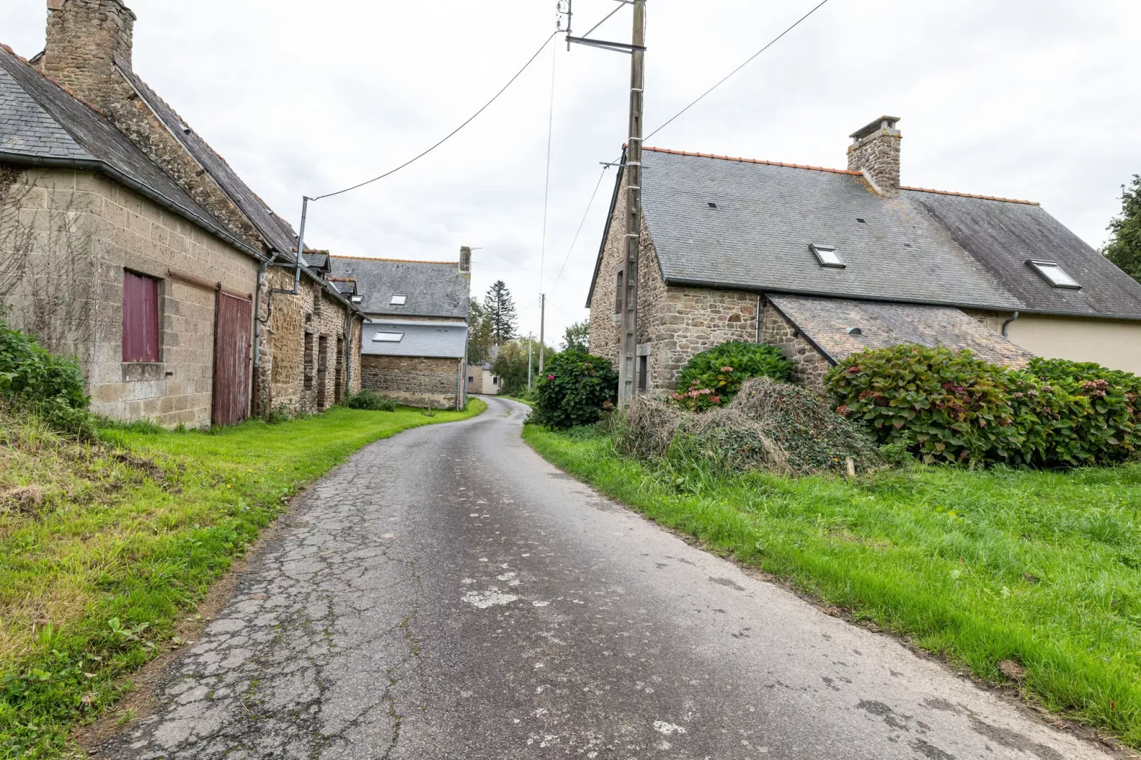 L'Eguillere-Areas summer 1km