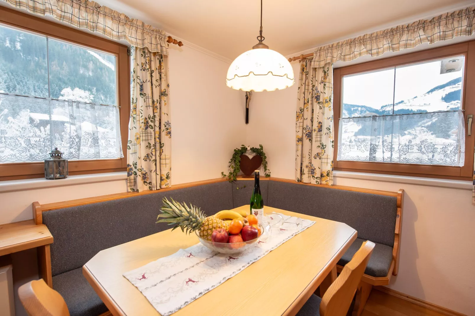 Ferienwohnungen Johann und Eva-Dining room