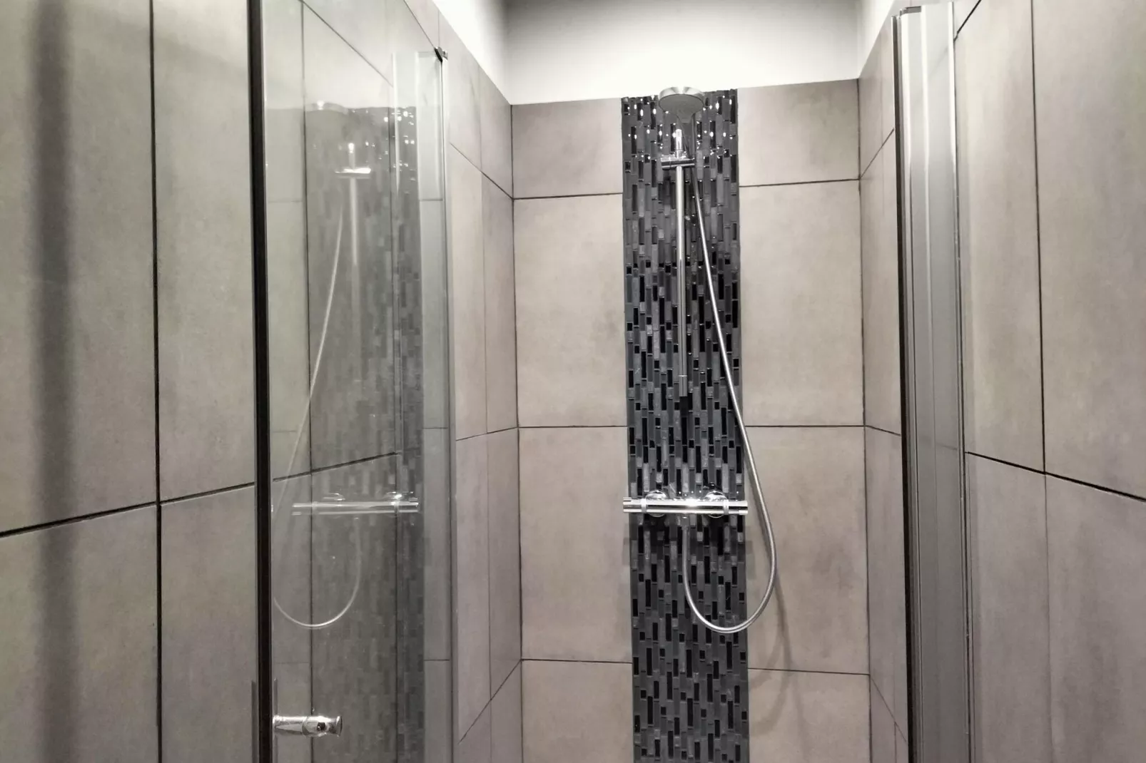 Curtille du Mesnil 2-Bathroom