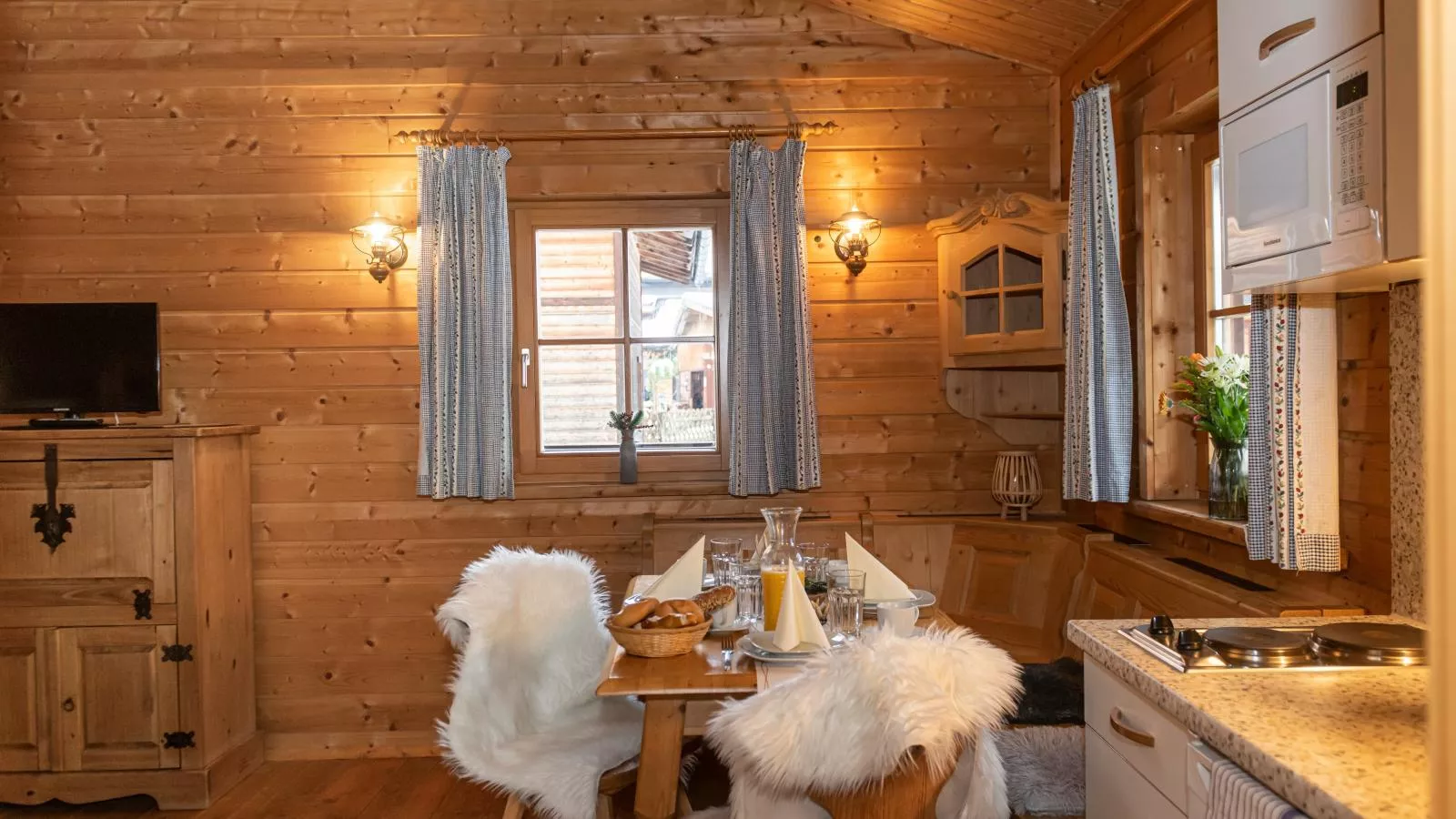 Uriges Chalet 7-Dining room