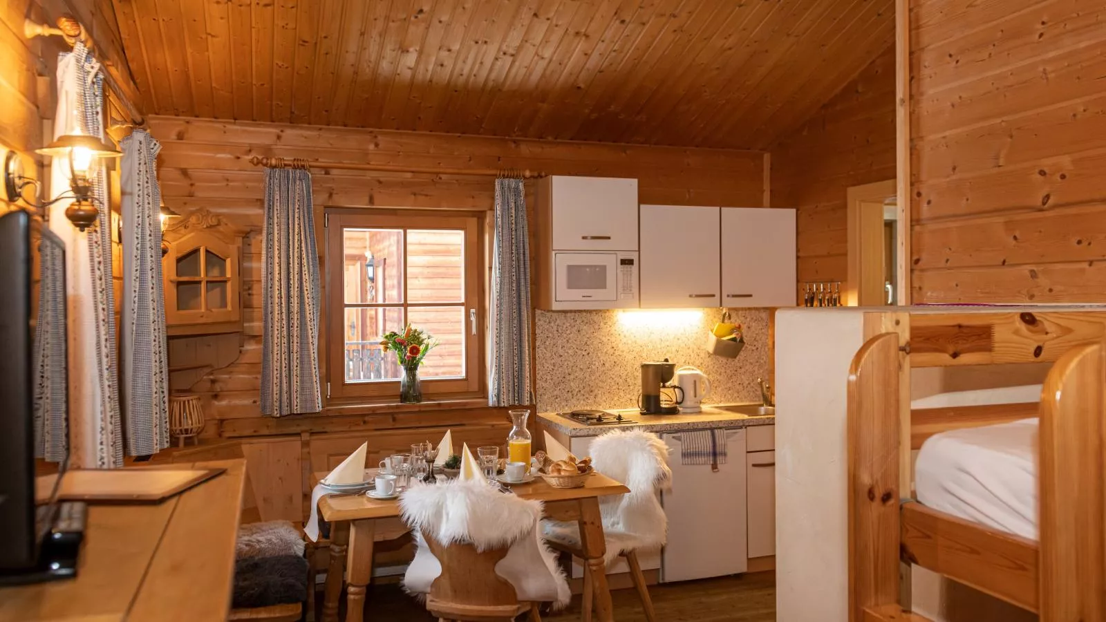 Uriges Chalet 17-Indoor