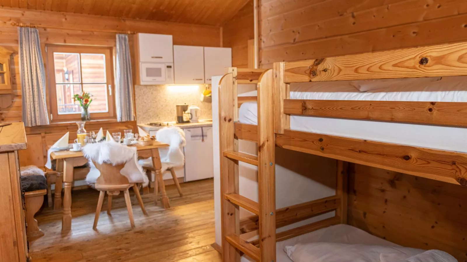 Uriges Chalet 17-Indoor