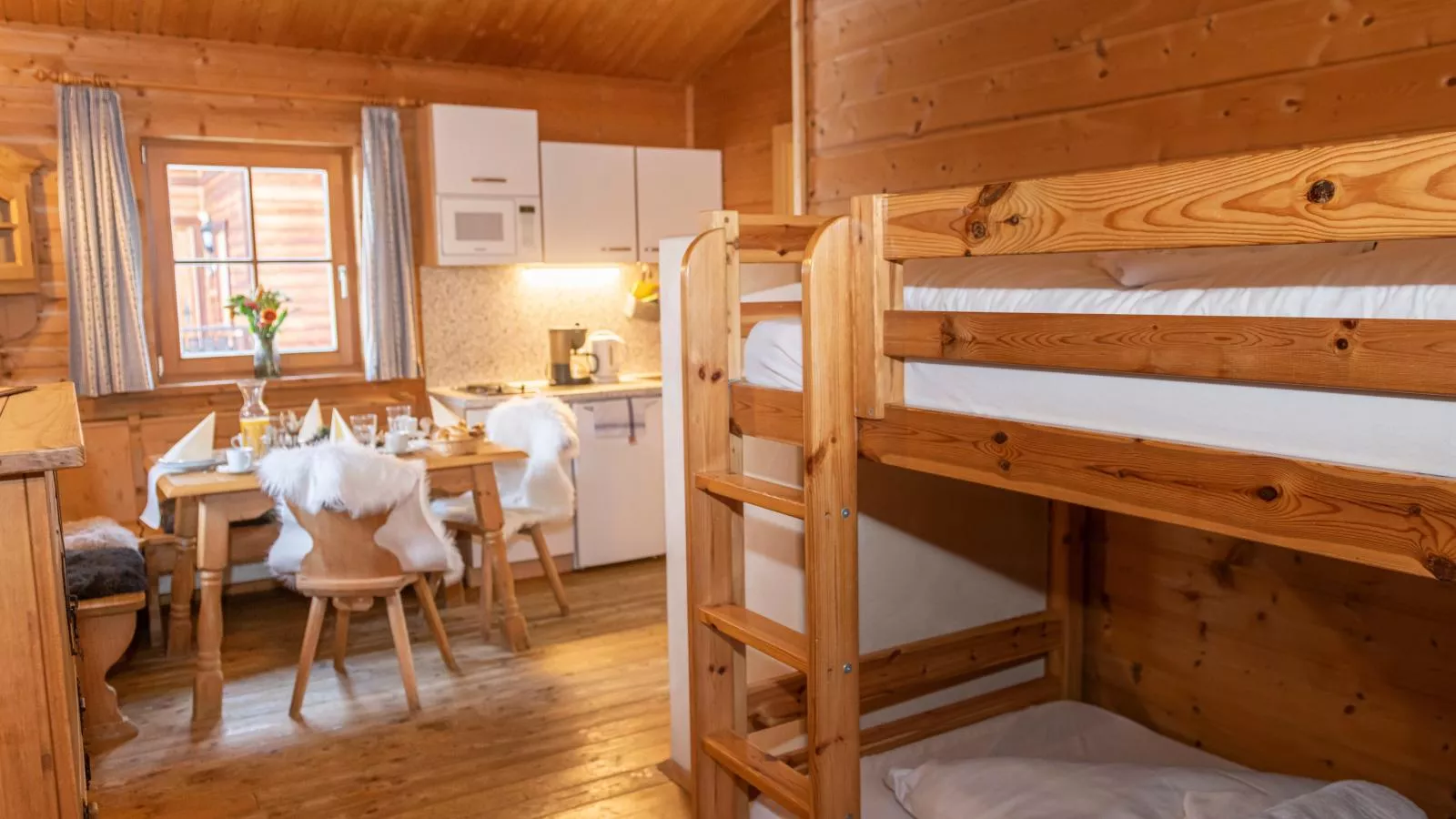 Urige Chalets 14 und 17-Indoor