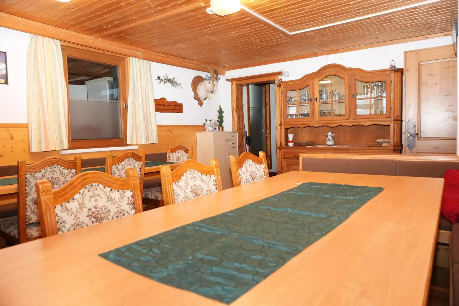Haus Perler-Dining room