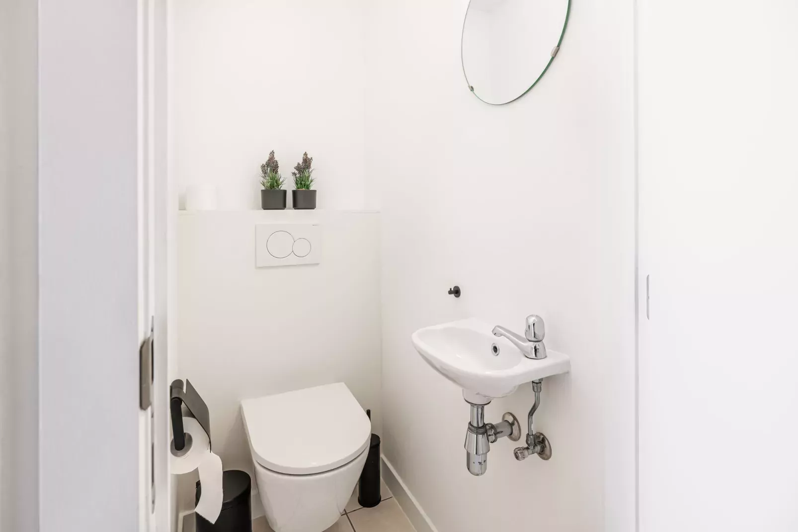 Gaston Lejeune 201-Bathroom