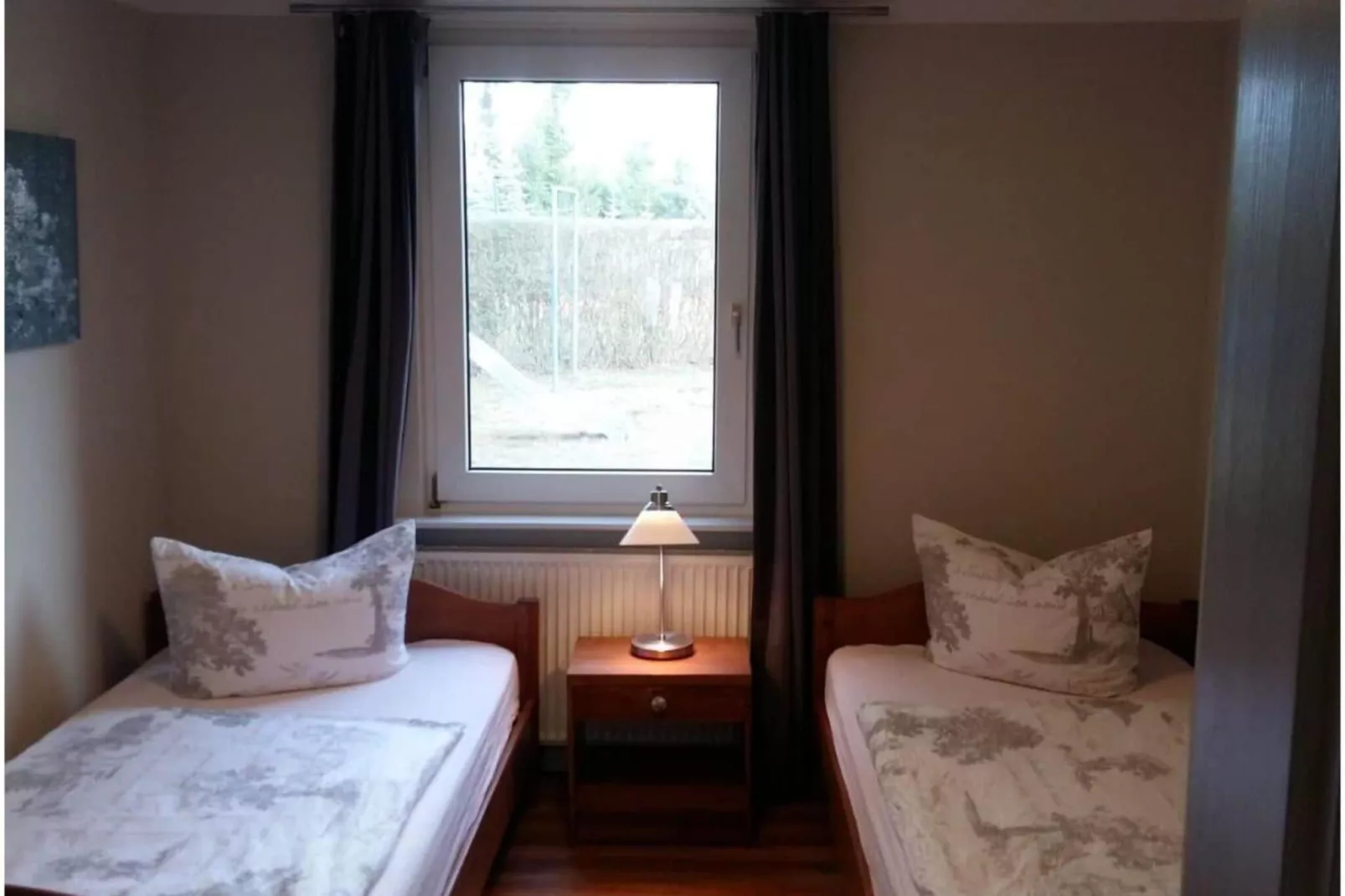 6517-Bedroom
