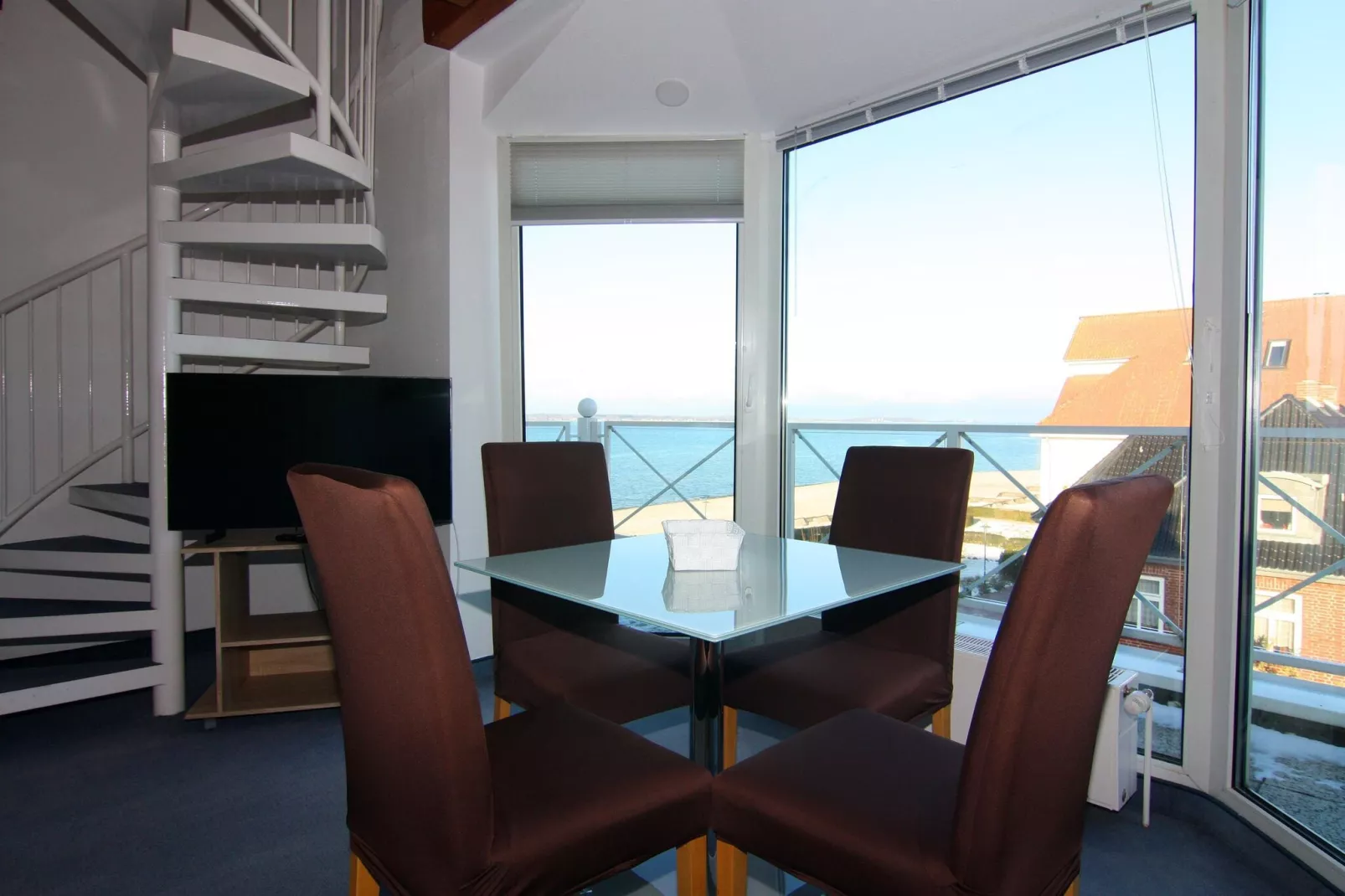 Apartments Panorama Laboe III m Seeblick 60 qm-Dining room