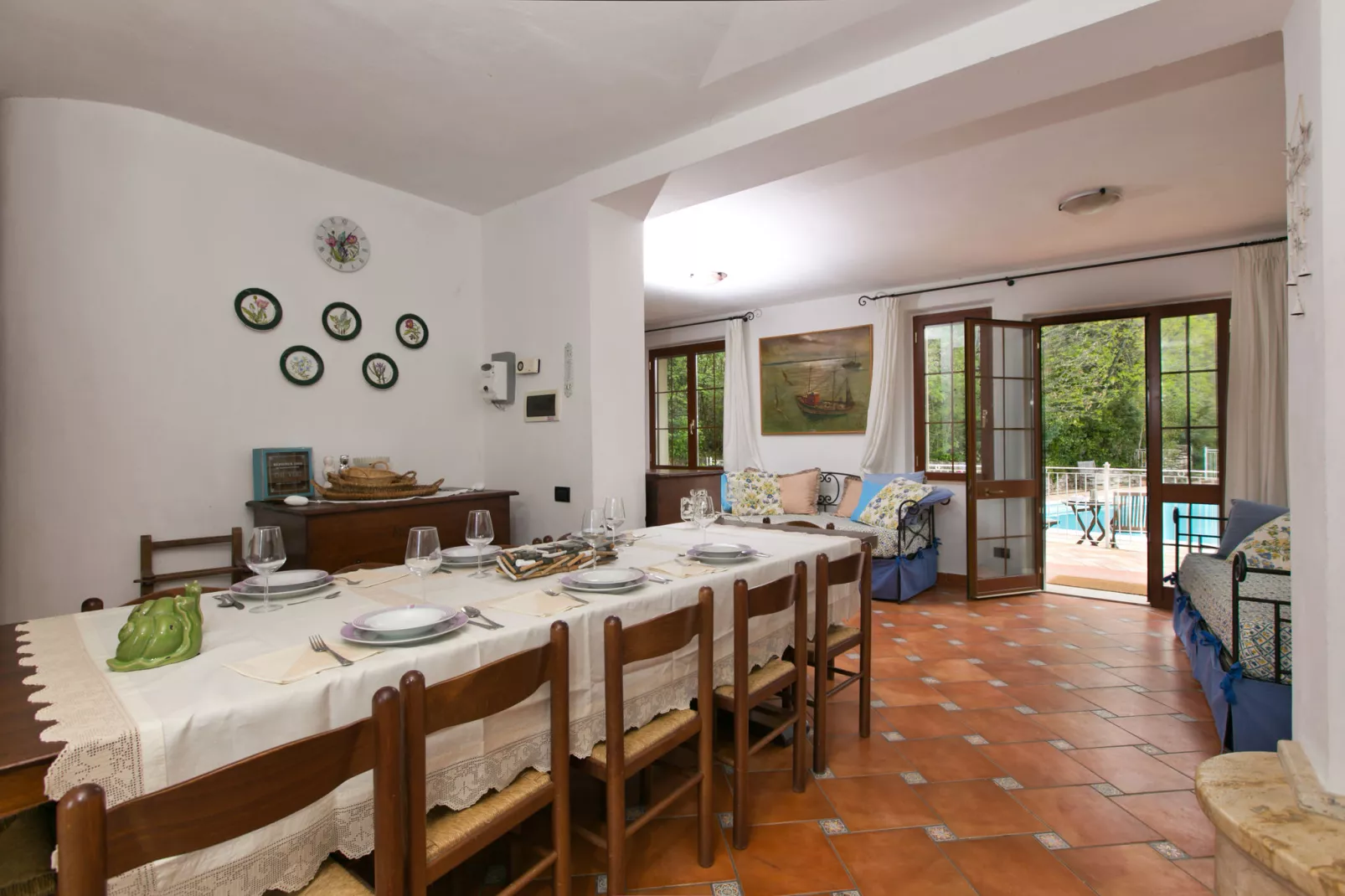Sassetta Castagno-Dining room