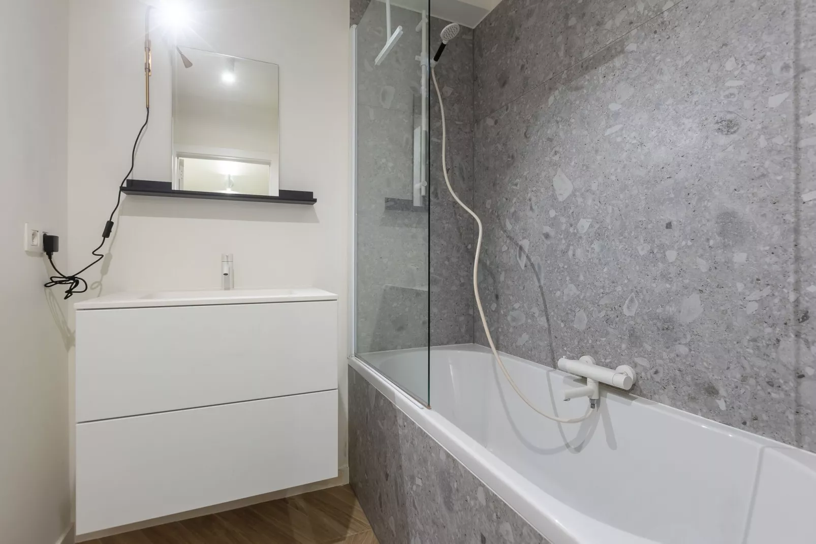 Fabiola 0202-Bathroom