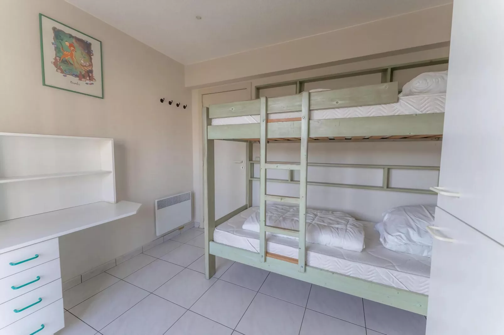 PLAZA E/2413-Bedroom