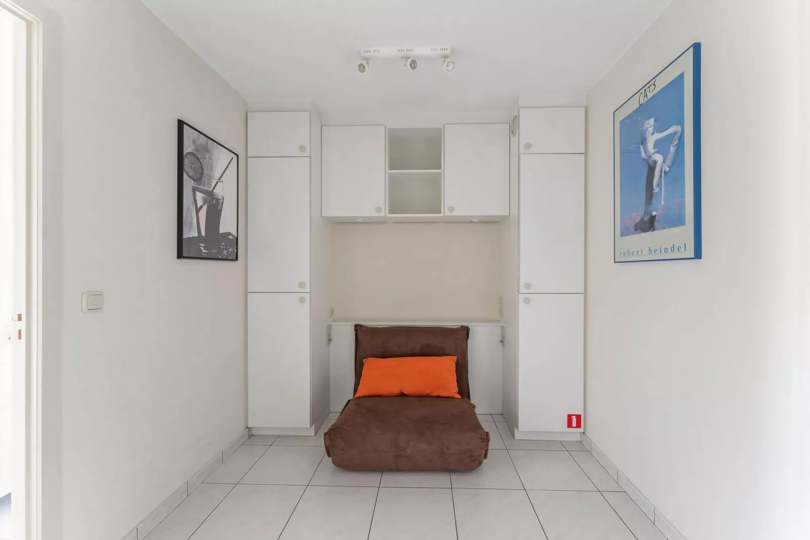 PLAZA E/2413-Bedroom