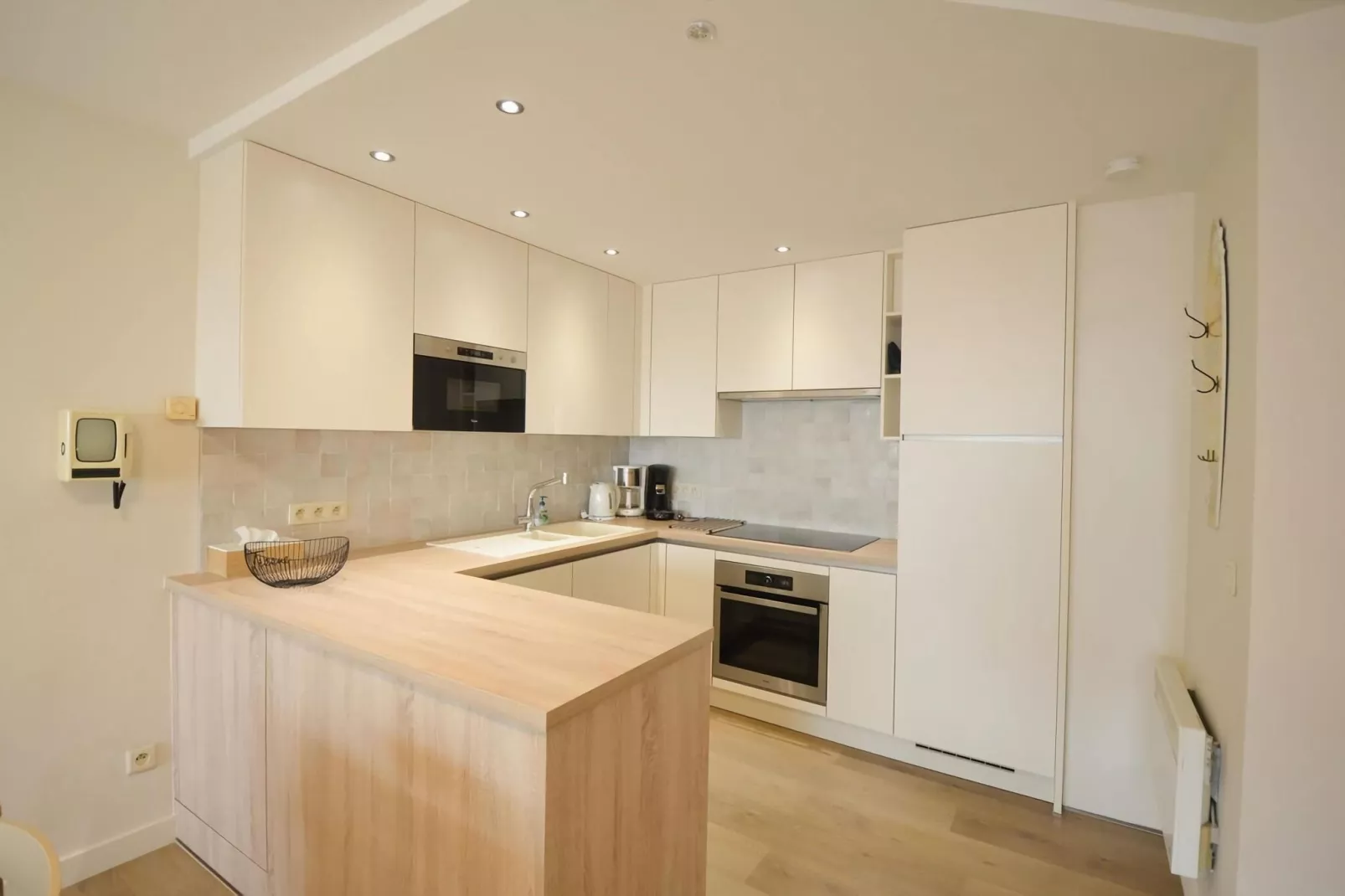 PLAZA I/1822-Kitchen