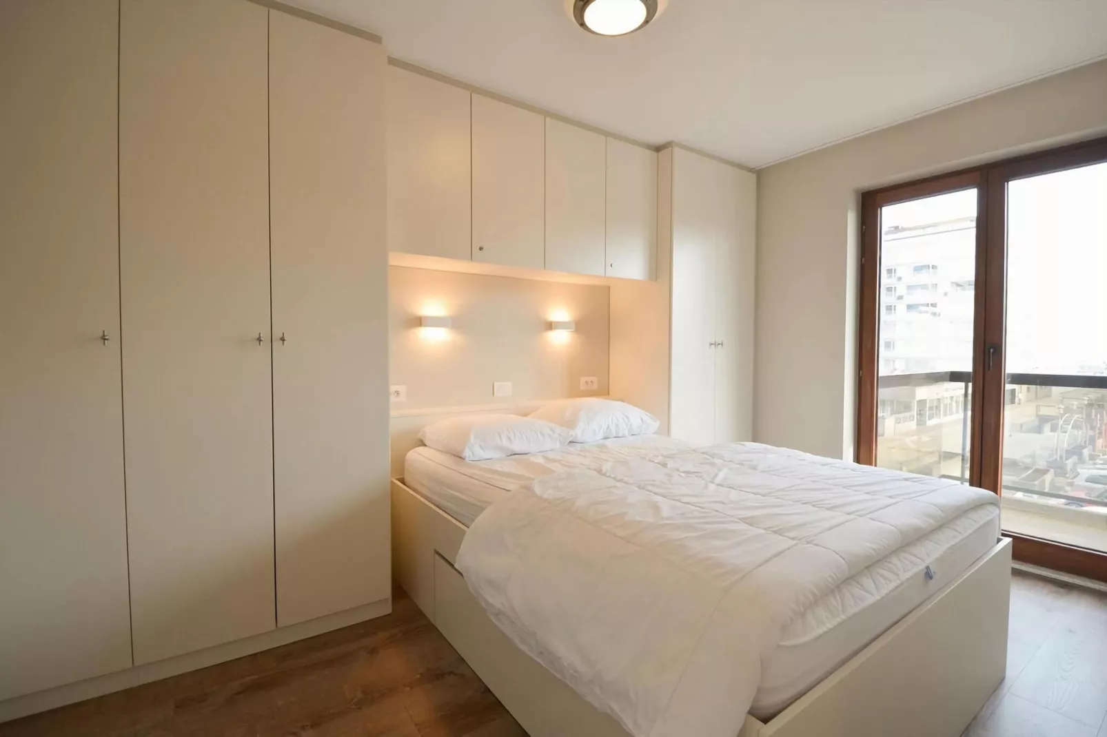 PLAZA I/1822-Bedroom