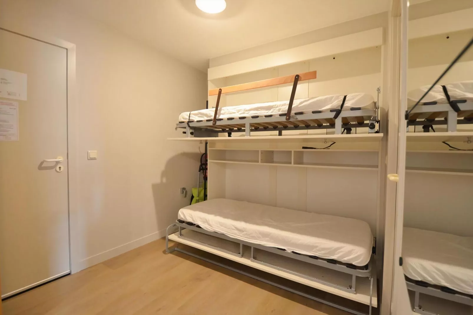 PLAZA I/1822-Bedroom